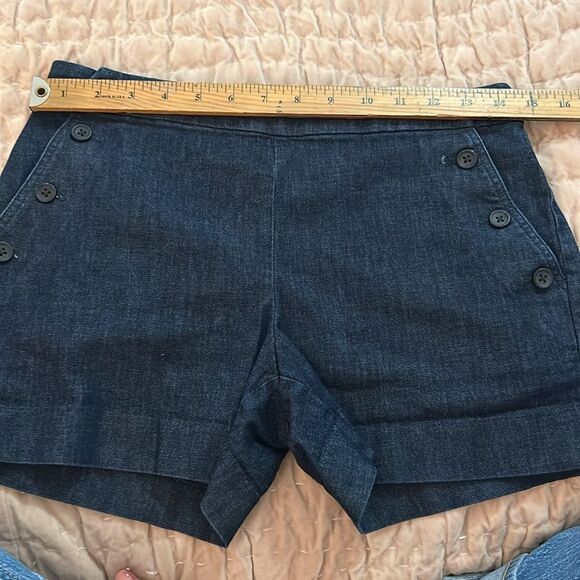 Banana Republic Dark Blue Jean Shorts with Button Detail size 0/25 - Picture 4 of 9